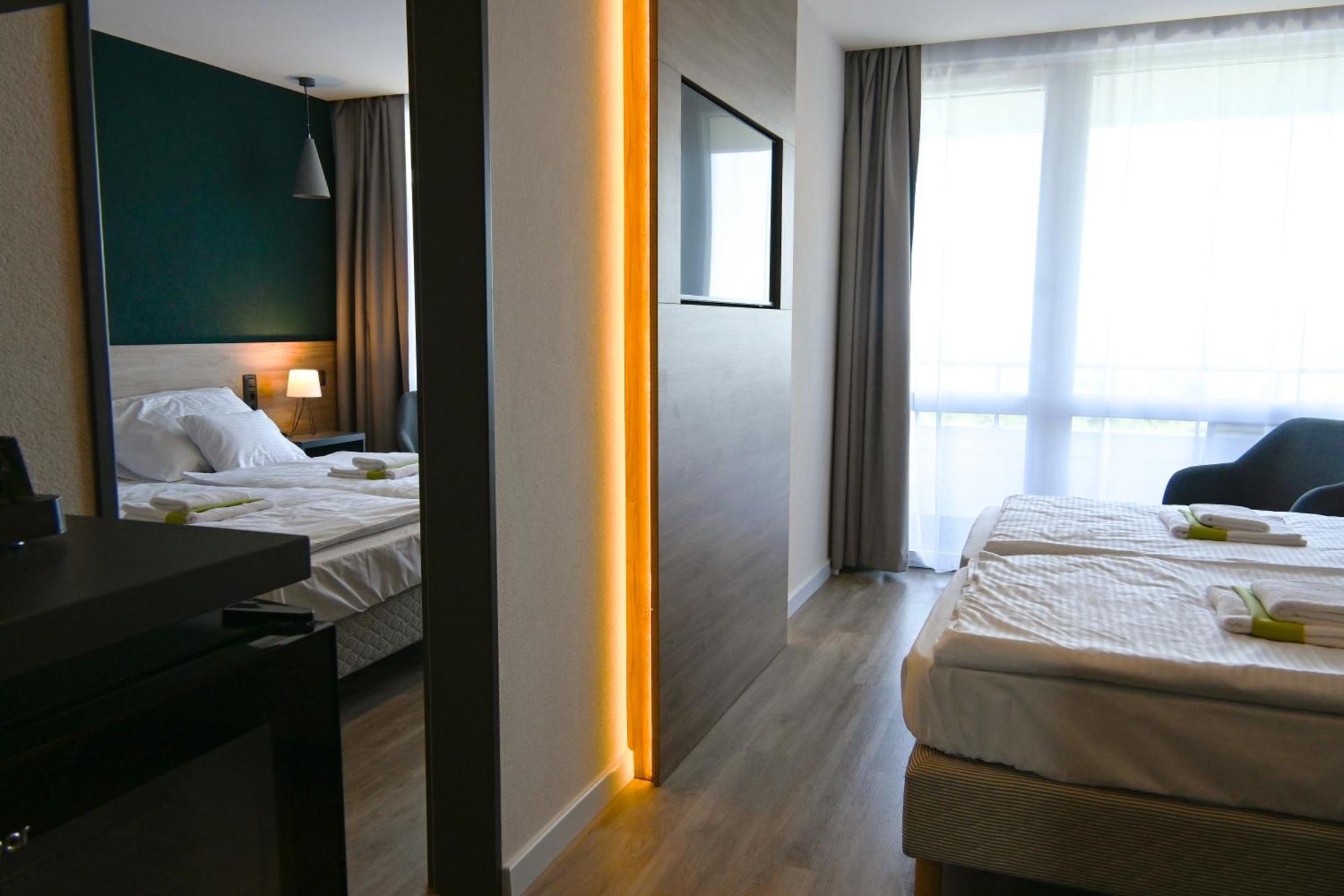 Hotel Szieszta Sopron Exterior photo