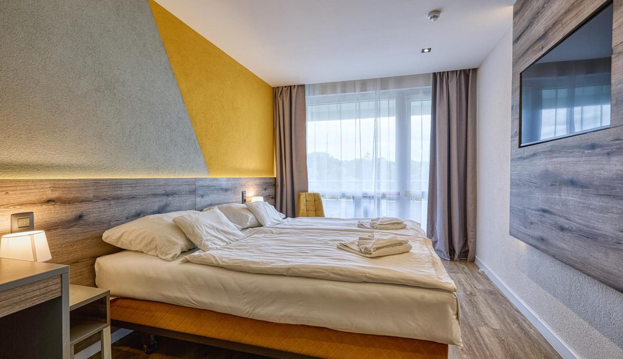 Hotel Szieszta Sopron Exterior photo